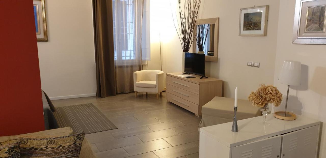 Agora Residenza Aparthotel Mantua Buitenkant foto