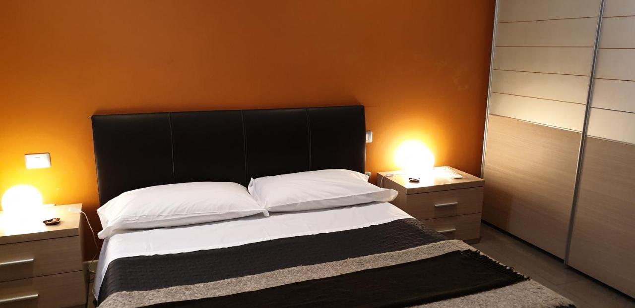 Agora Residenza Aparthotel Mantua Buitenkant foto