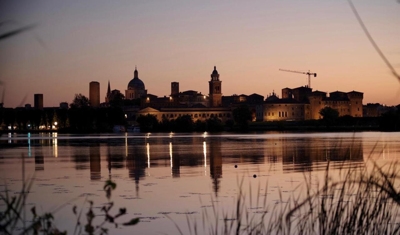 Agora Residenza Aparthotel Mantua Buitenkant foto