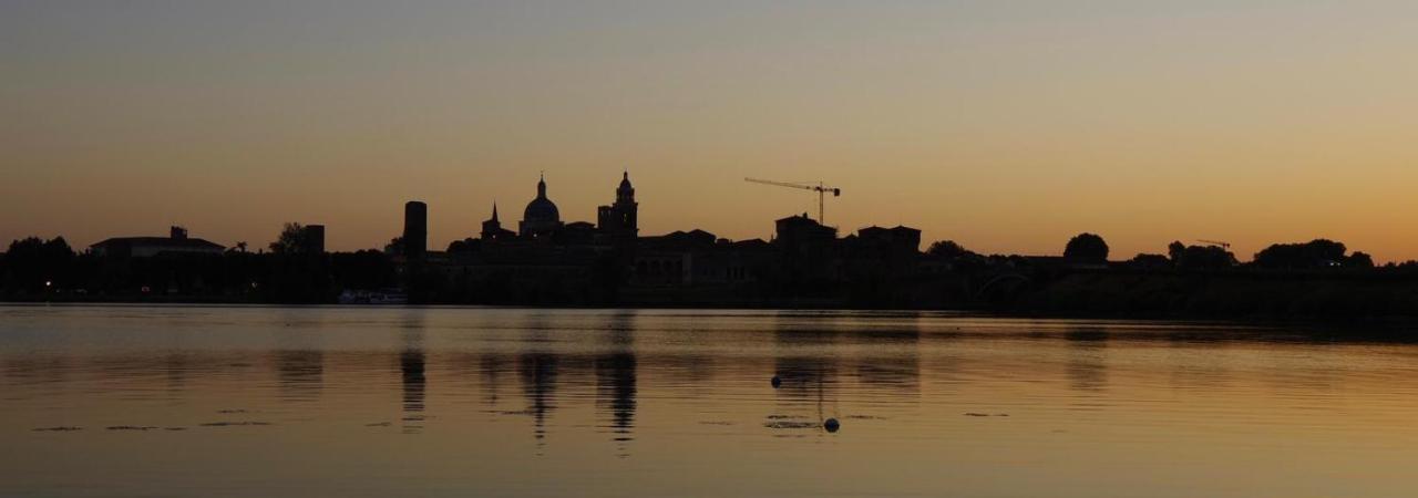 Agora Residenza Aparthotel Mantua Buitenkant foto