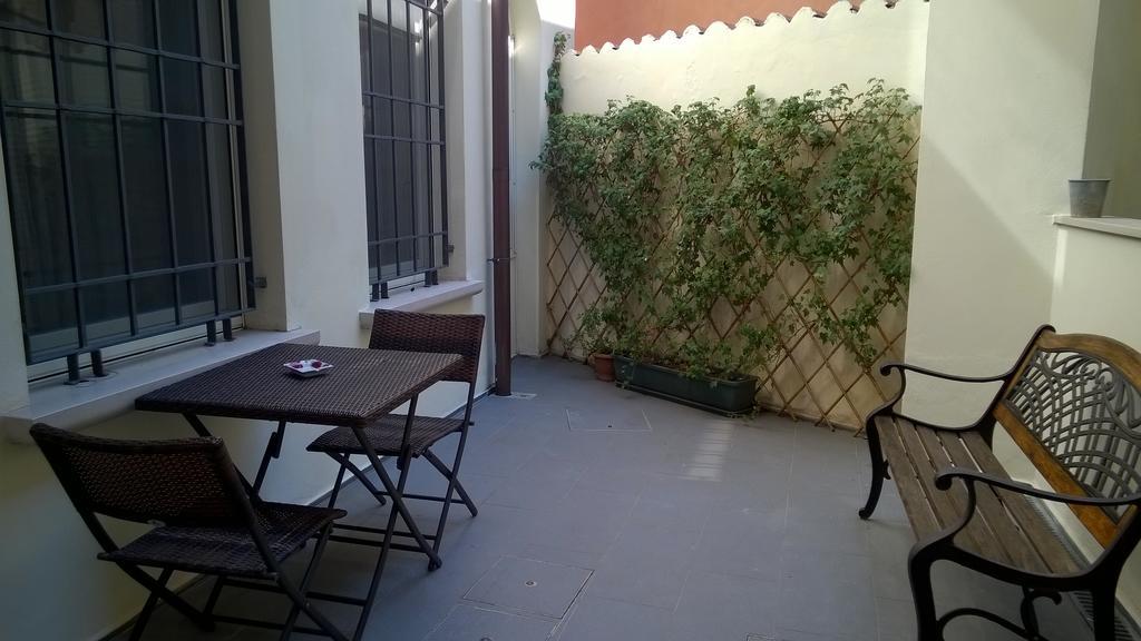 Agora Residenza Aparthotel Mantua Buitenkant foto